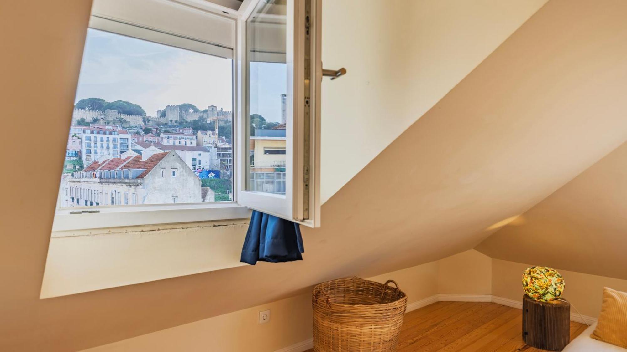 Vintage With Castle View Apartment By Lovelystay Lisbon Exterior photo